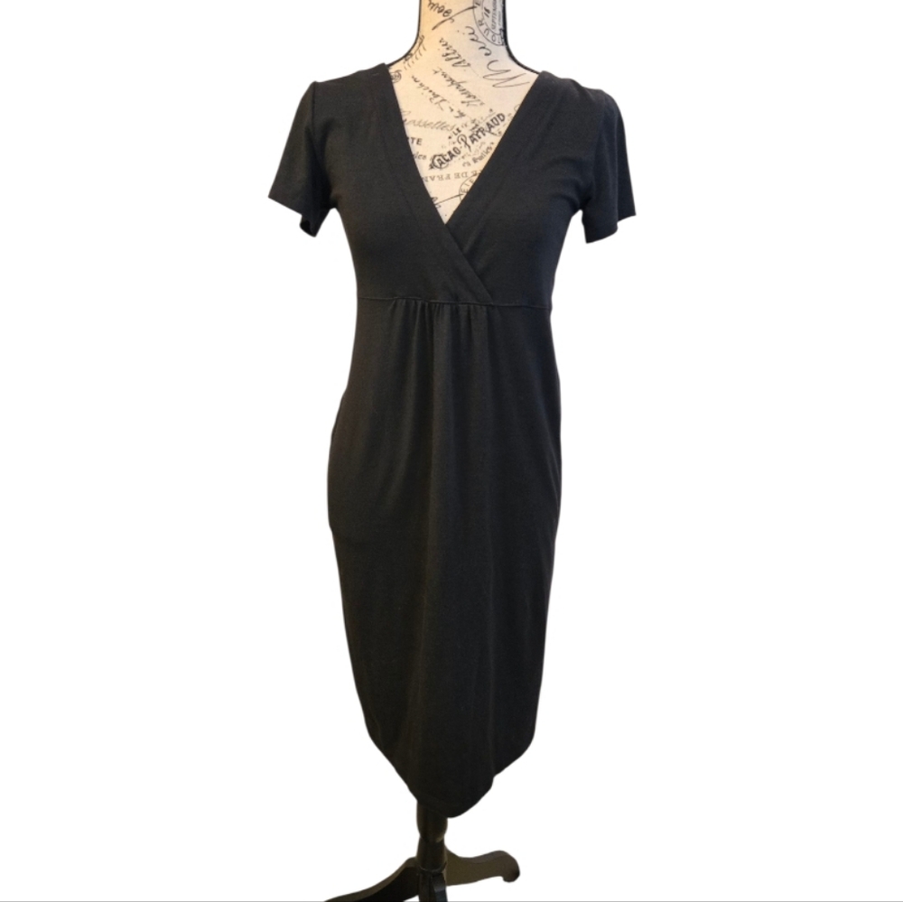 Lucy Elegant Black V-Neck Midi Dress